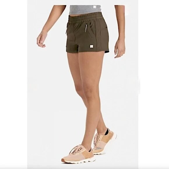 Vuori Dash Olive Green Women’s Activewear Shorts Size Small - Picture 1 of 13